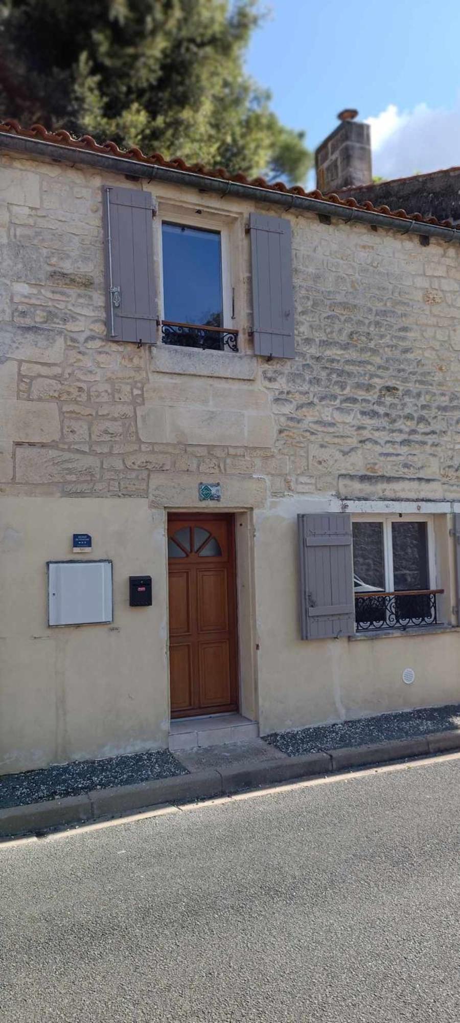 Meuble De Tourisme Petit Chail Saint Savinien Esterno foto